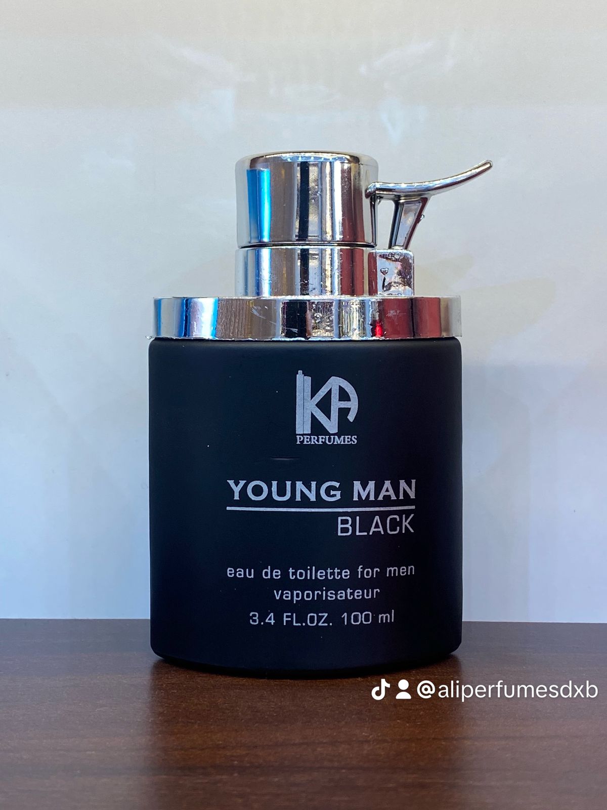 Young Man Black Best Fragrance For Men e100 ml Eau De Toilette